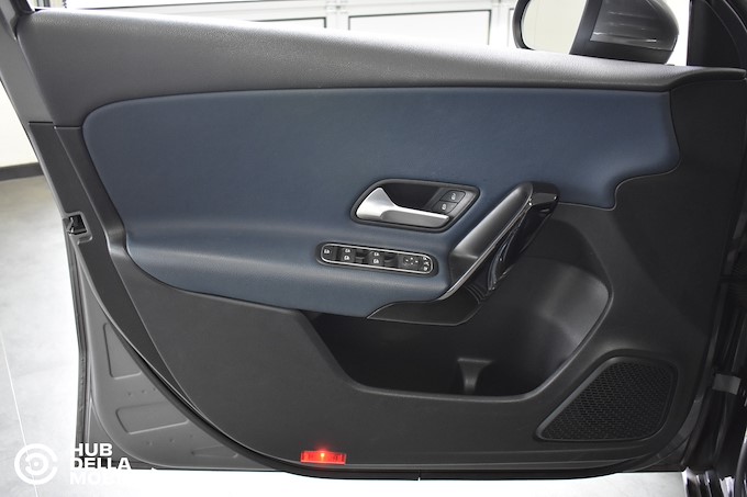 MERCEDES-BENZ A 180 d Automatic Business Extra